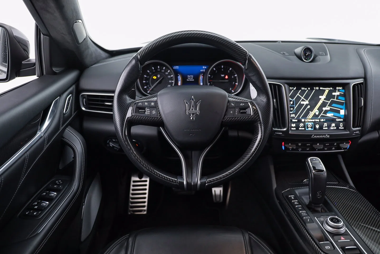 2019 Maserati Levante Trofeo interior, dashboard, Black