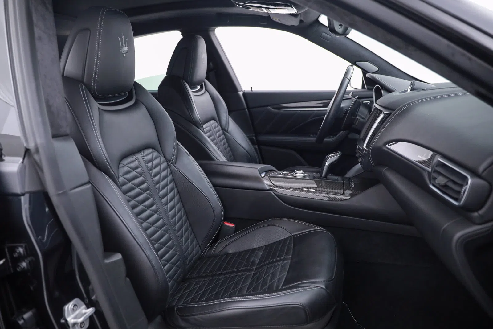 2019 Maserati Levante Trofeo interior, seats, Black
