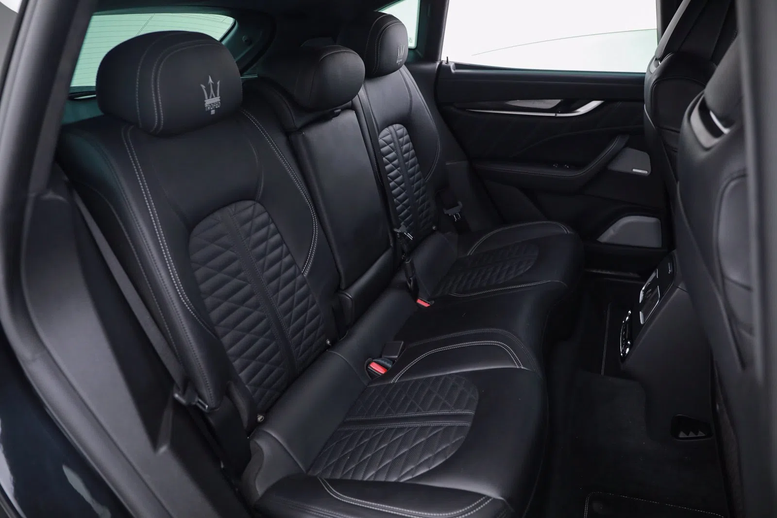 2019 Maserati Levante Trofeo interior, seats, Black