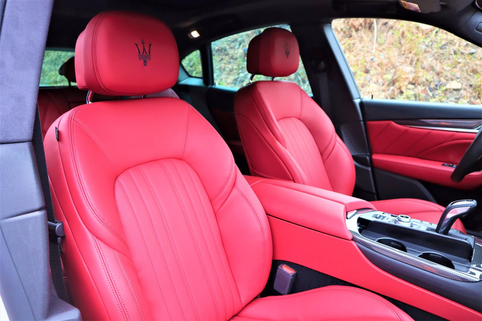 2022 Maserati Levante GT interior, seats, Red, Full leather