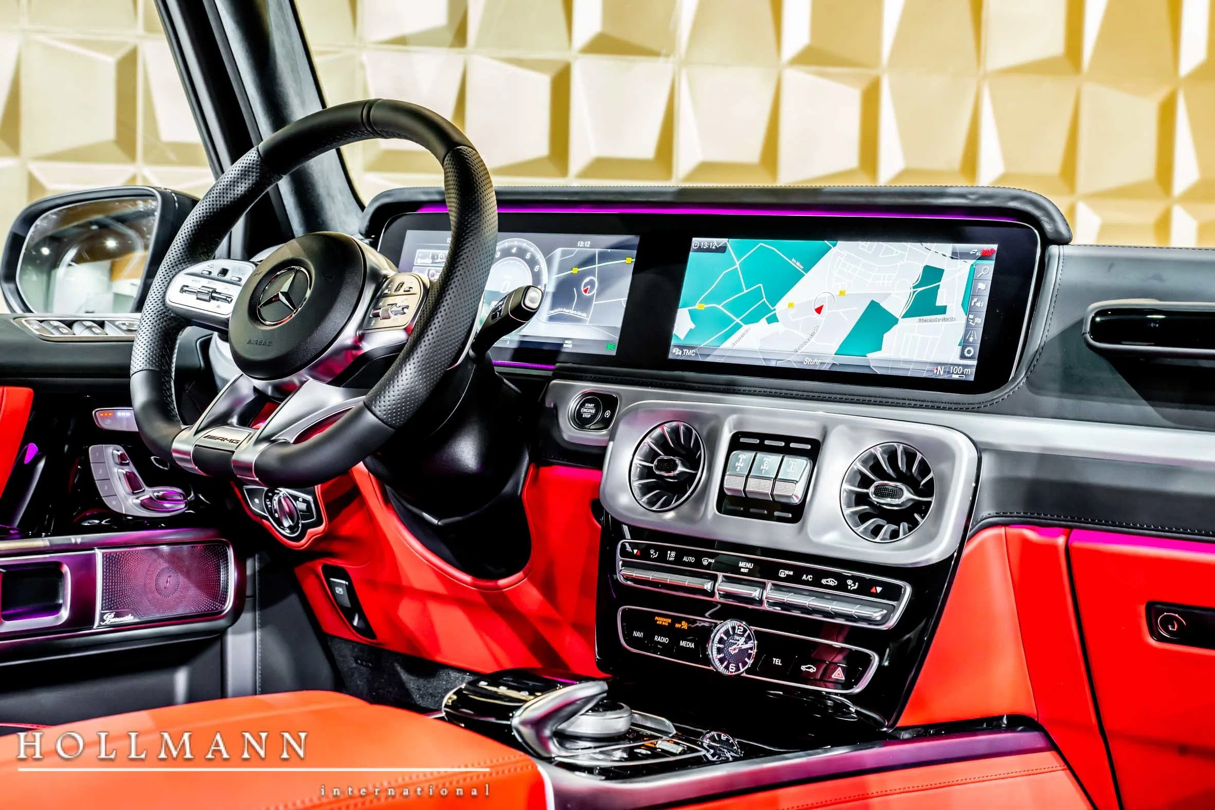 2019 BRABUS G 700 interior, dashboard, Designo Leder Nappa Classicrot/schwarz