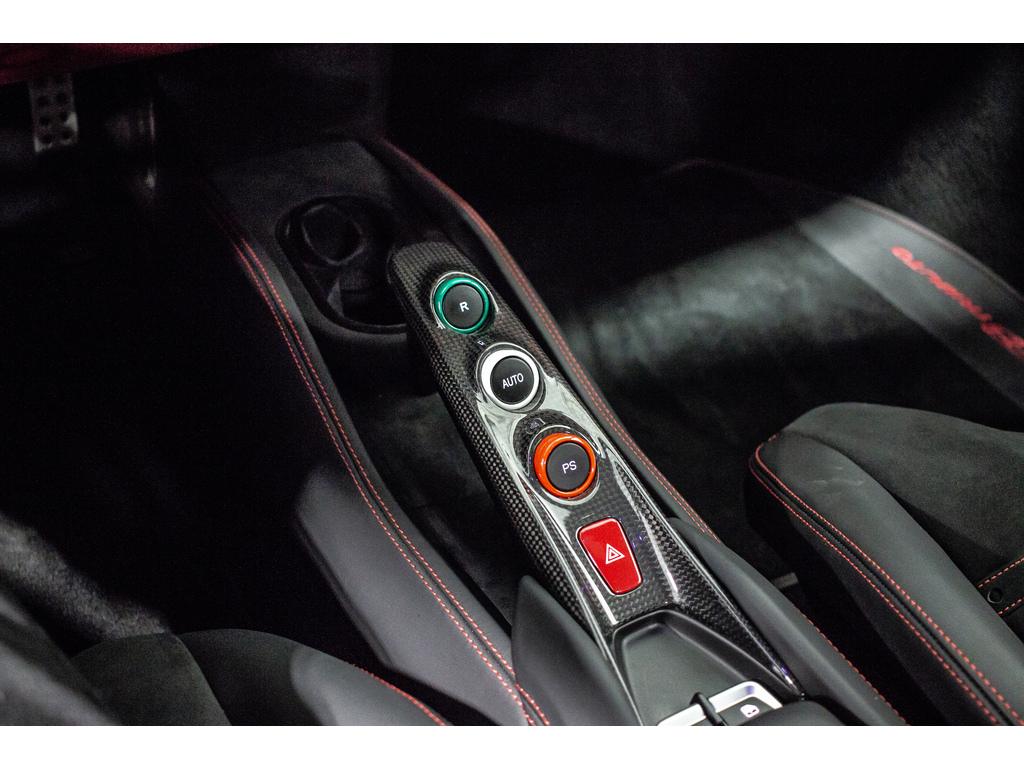 2021 FERRARI F8 TRIBUTO, 6/20
