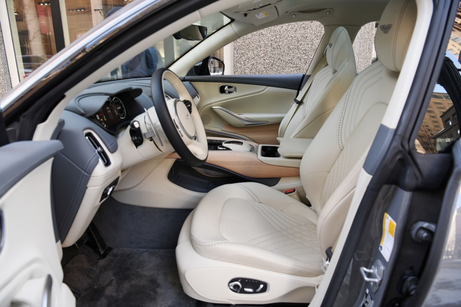 2021 ASTON MARTIN DBX, 7/20