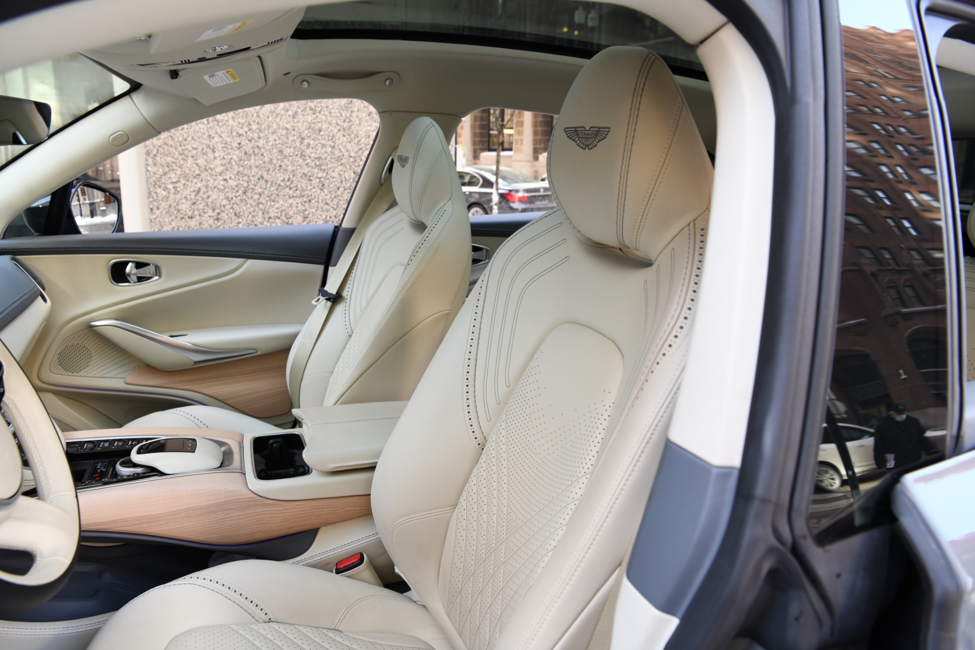 2021 ASTON MARTIN DBX, 8/20