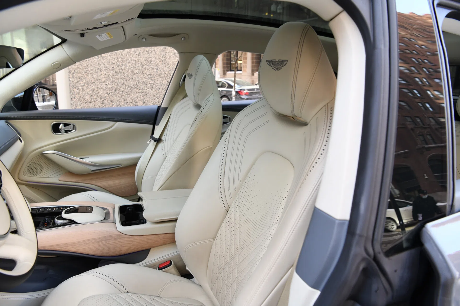 2021 Aston Martin DBX interior, seats, IVORY