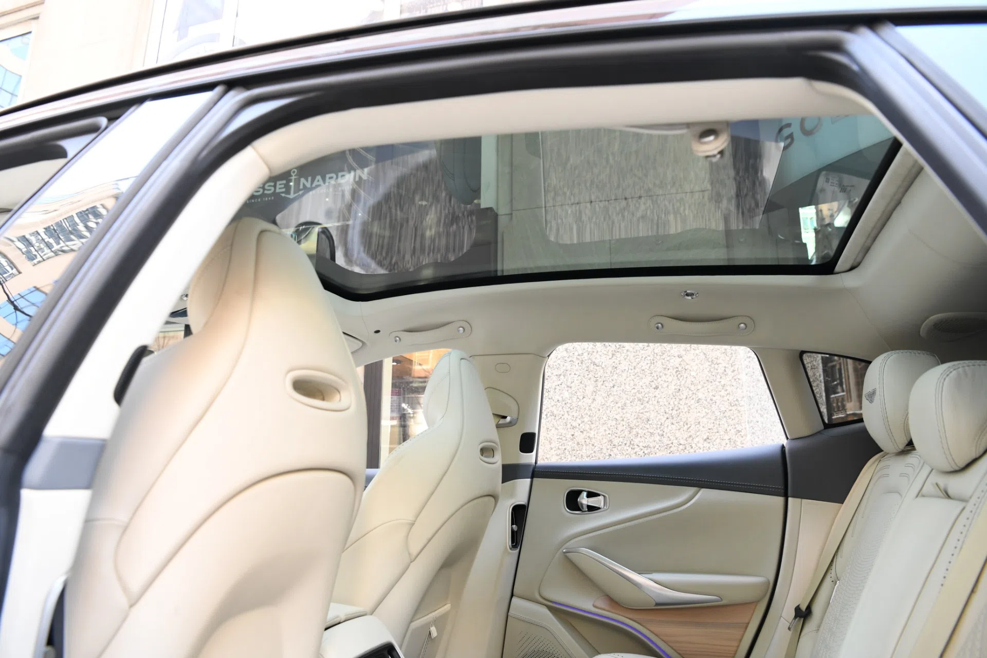 2021 Aston Martin DBX interior, door panel, IVORY