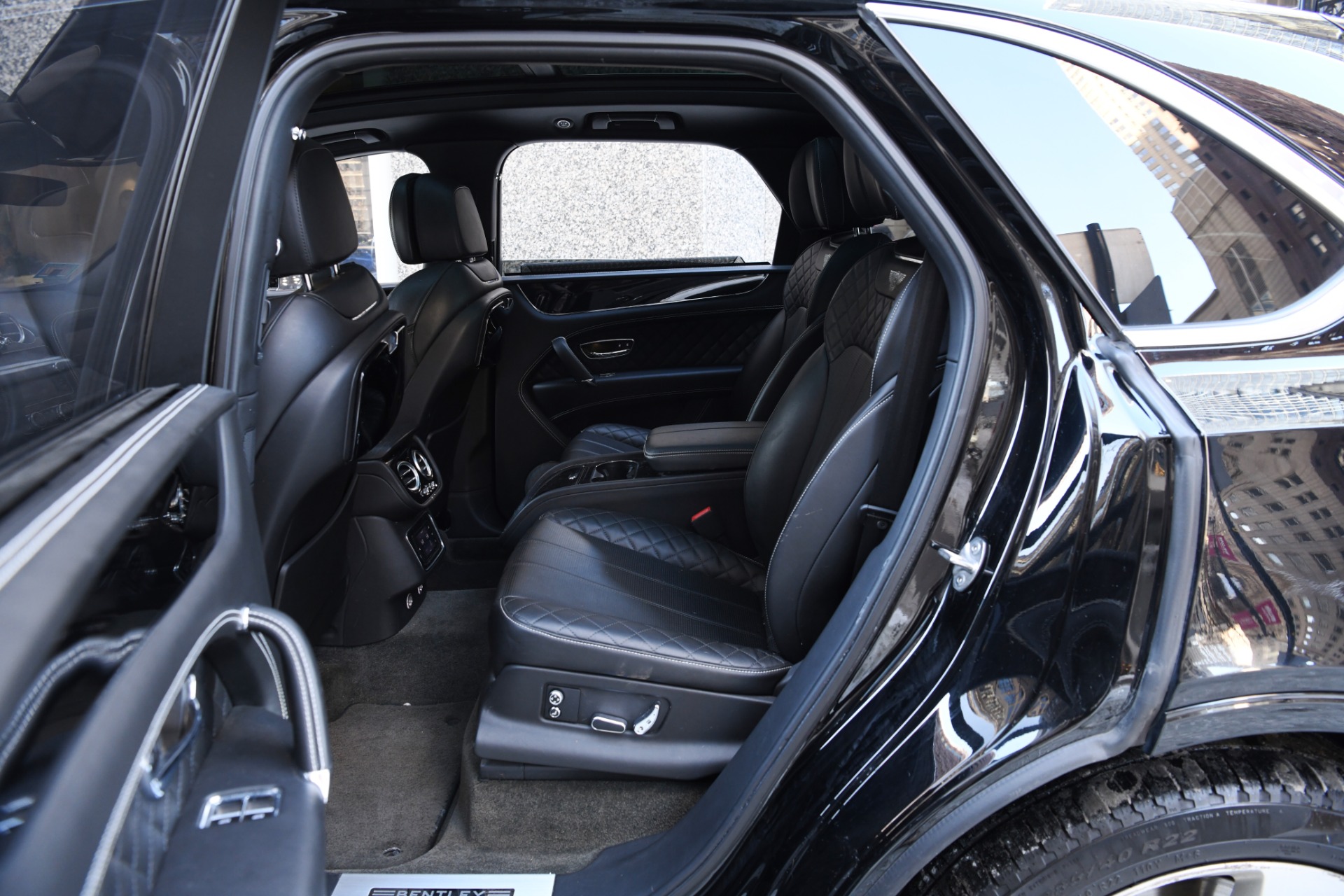2017 BENTLEY BENTAYGA, 11/18