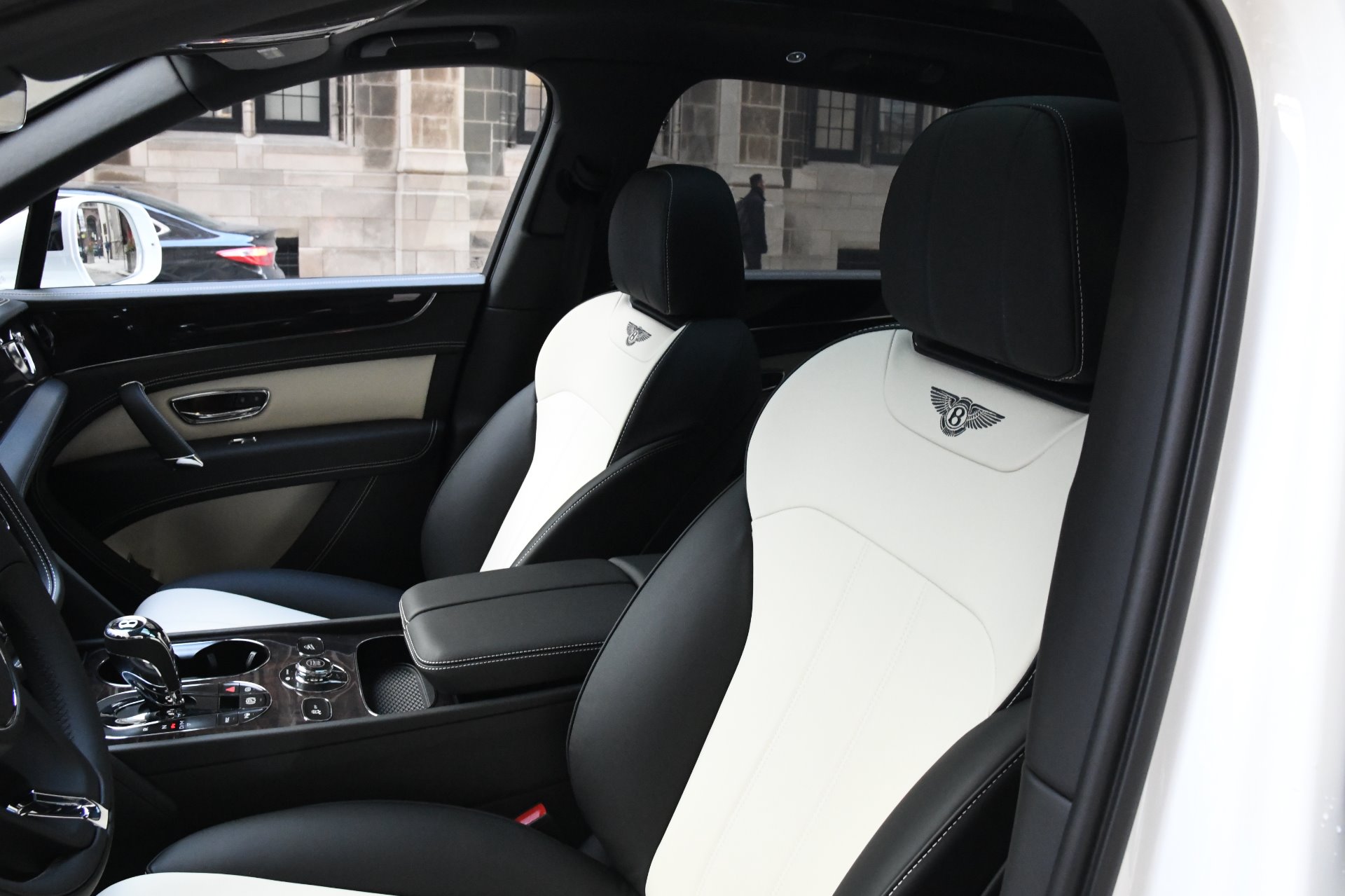2019 BENTLEY BENTAYGA, 8/20