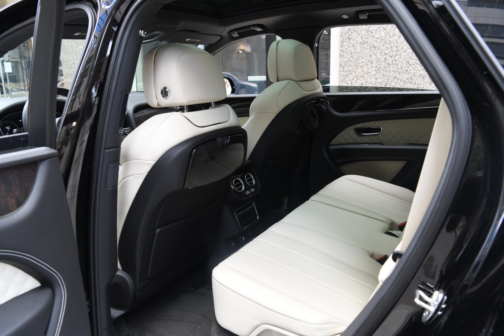 2021 BENTLEY BENTAYGA SPEED, 8/19
