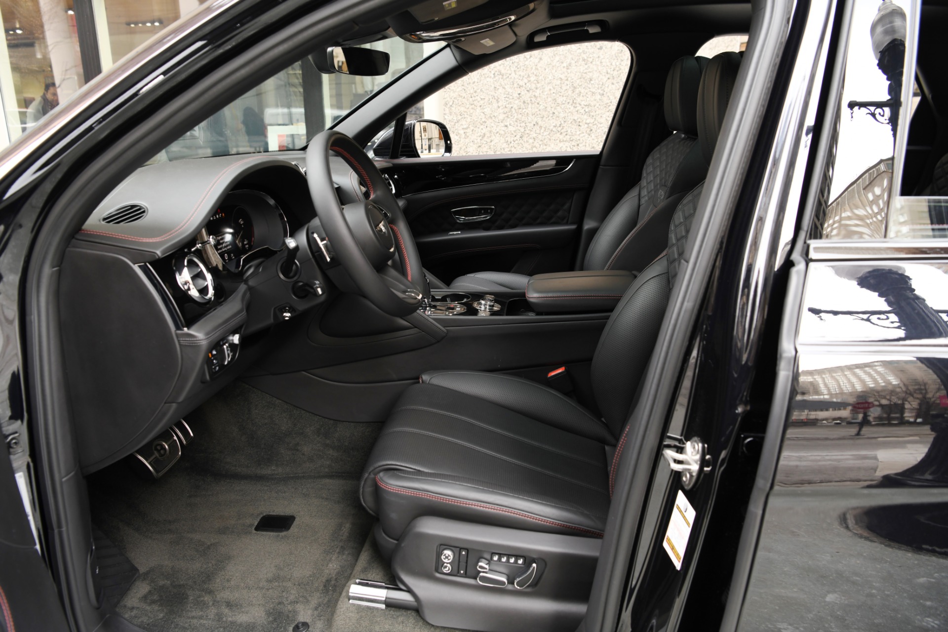 2021 BENTLEY BENTAYGA, 8/20