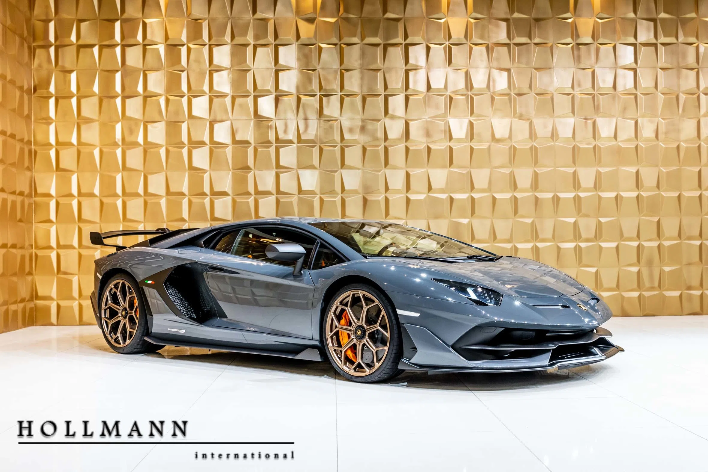 2019 Lamborghini Aventador SVJ for sale, exterior, Grigio Telesto