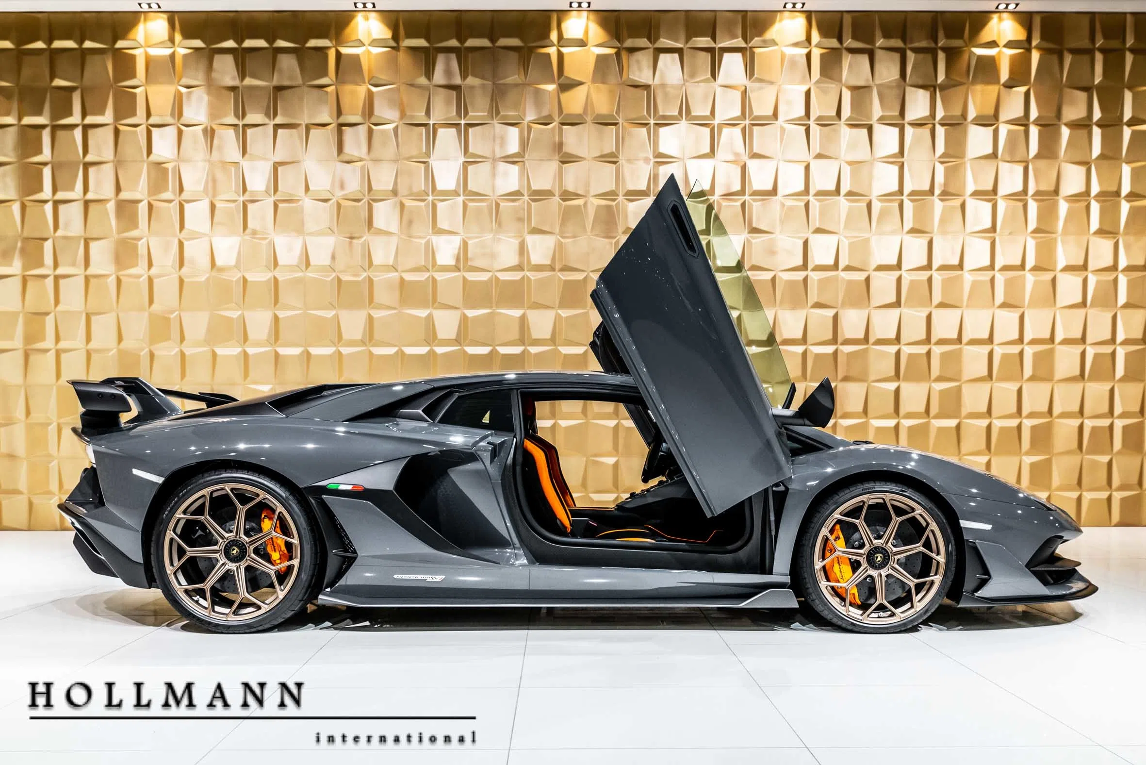 2019 Lamborghini Aventador SVJ for sale, exterior, Grigio Telesto