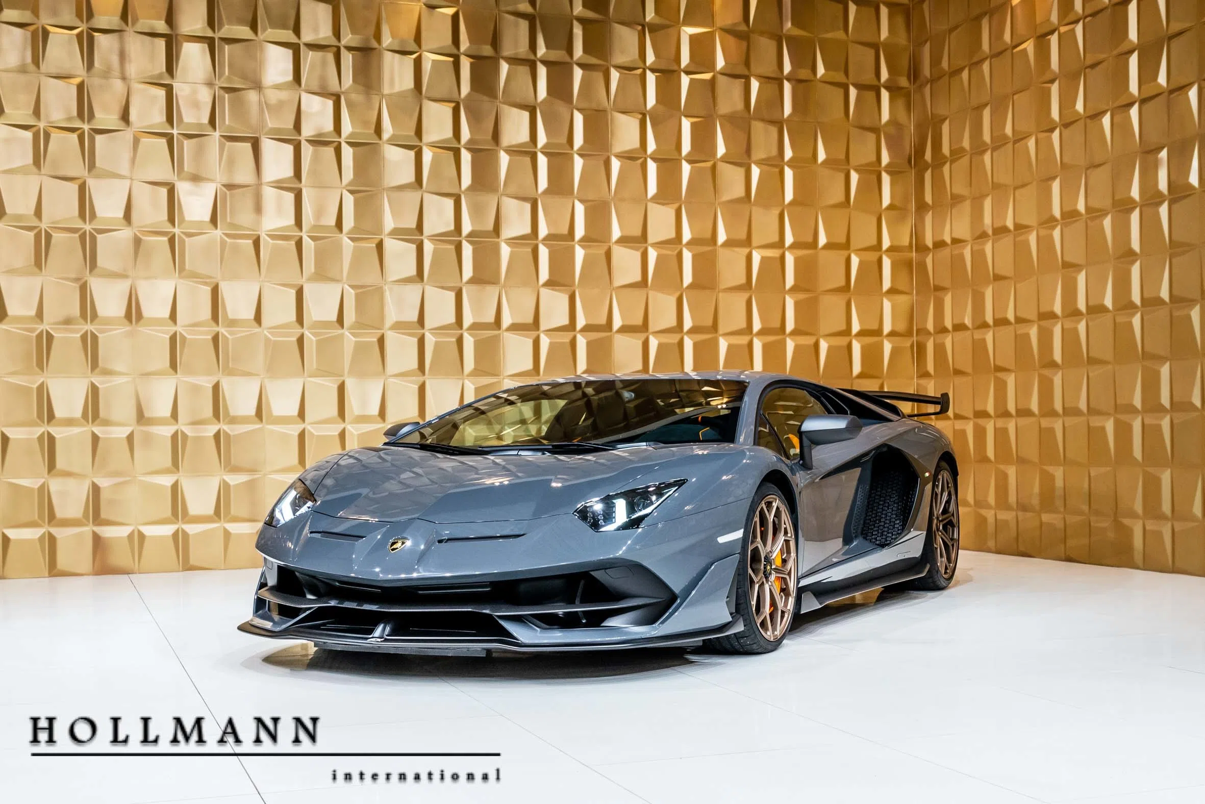 2019 Lamborghini Aventador SVJ for sale, exterior, Grigio Telesto