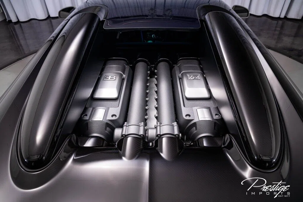 2014 Bugatti Veyron engine