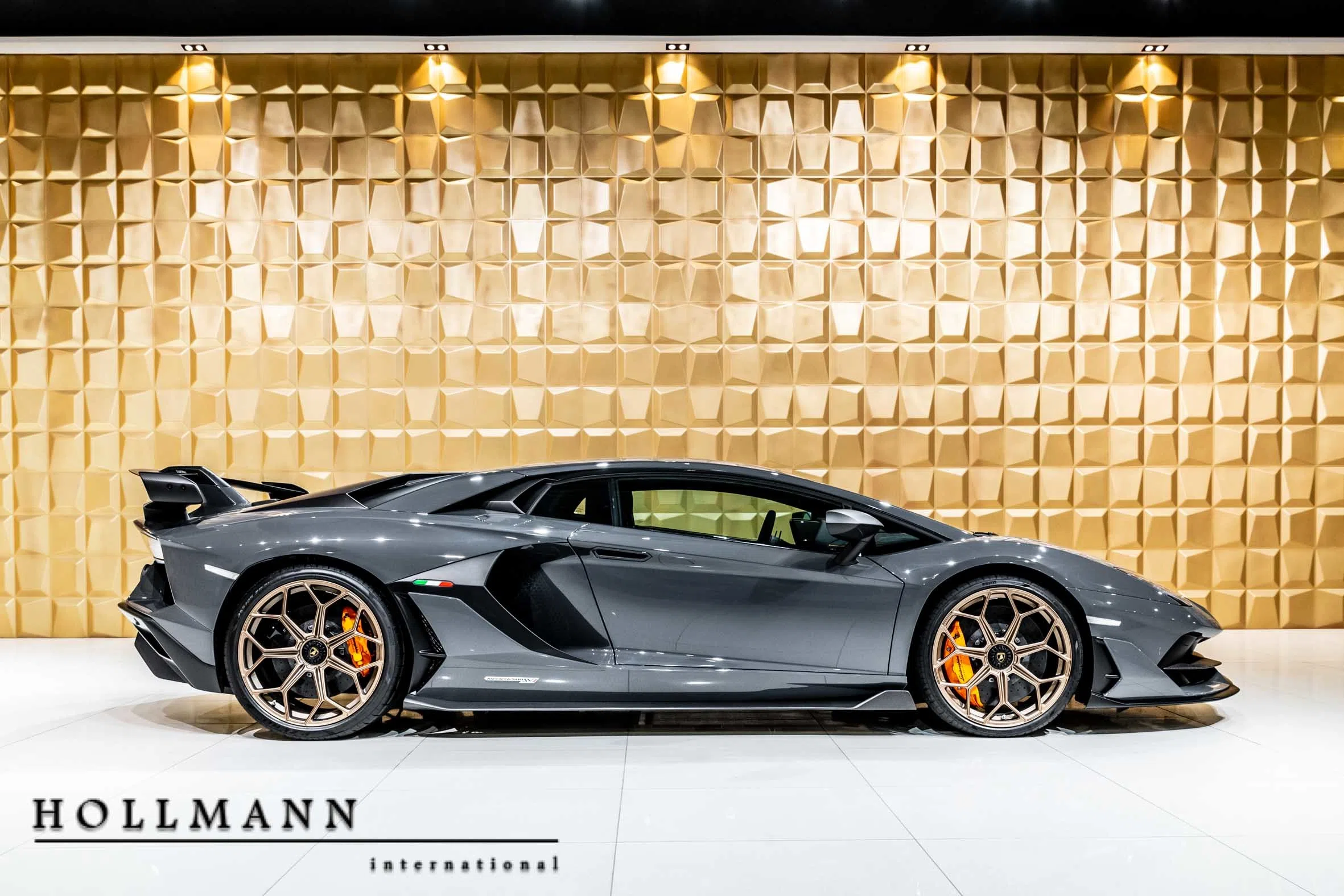 2019 Lamborghini Aventador SVJ for sale, exterior, Grigio Telesto