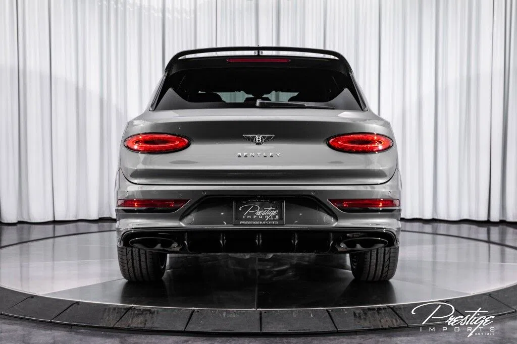 2021 Bentley Bentayga Speed, rear three-quarter view
