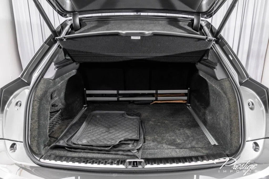 2021 Bentley Bentayga Speed trunk