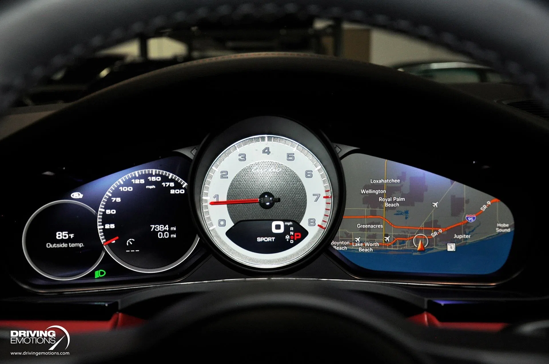 2021 Porsche Cayenne Turbo interior, BLACK/BORDEAUX RED, Leather