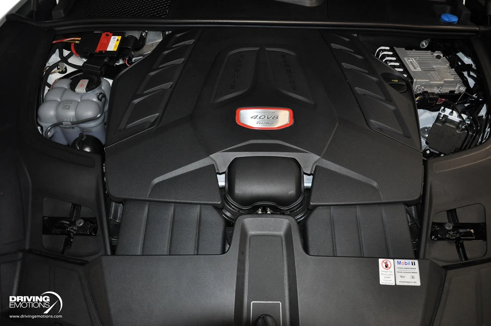 2021 Porsche Cayenne Turbo engine