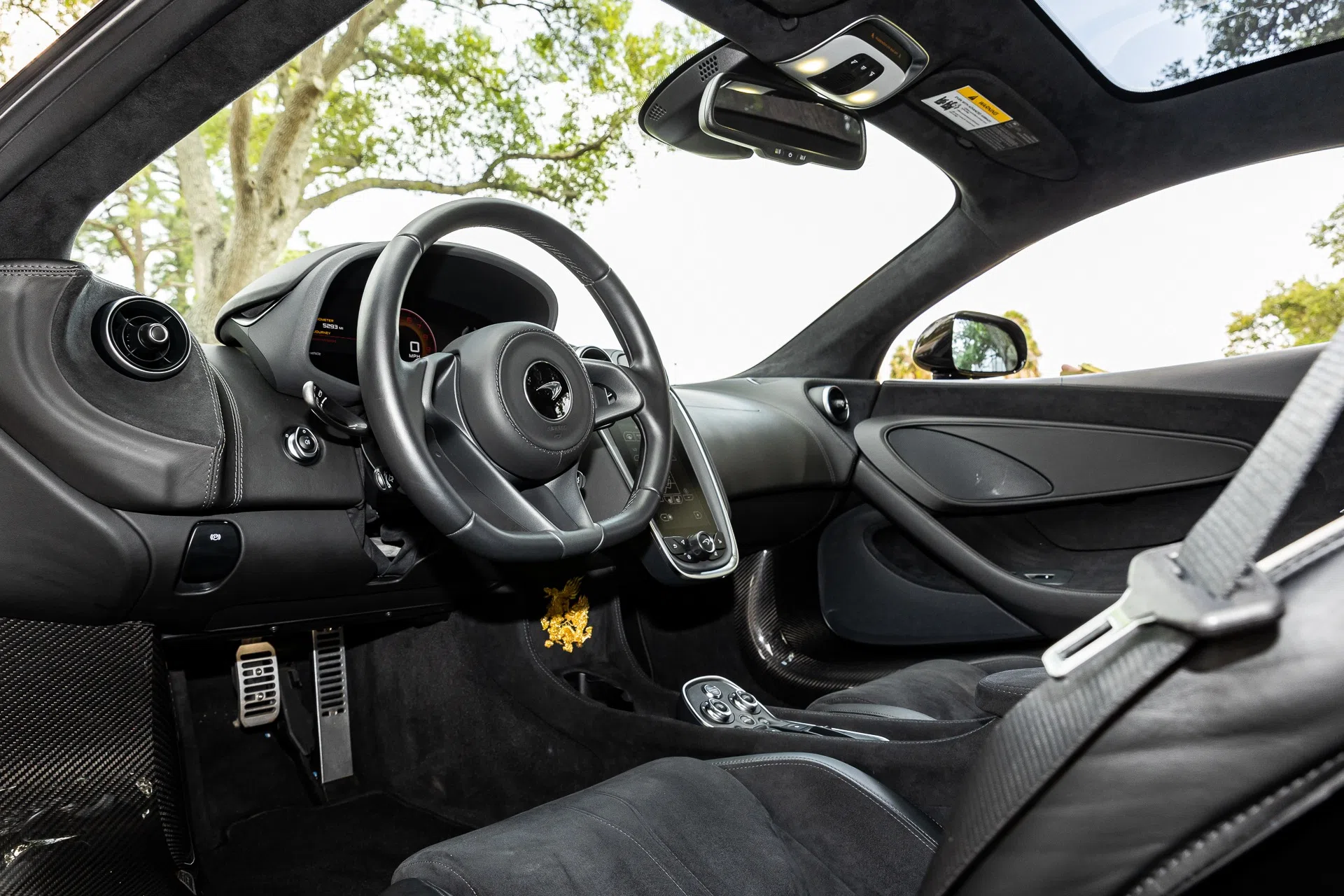 2019 McLaren 570GT interior, dashboard, Carbon Black