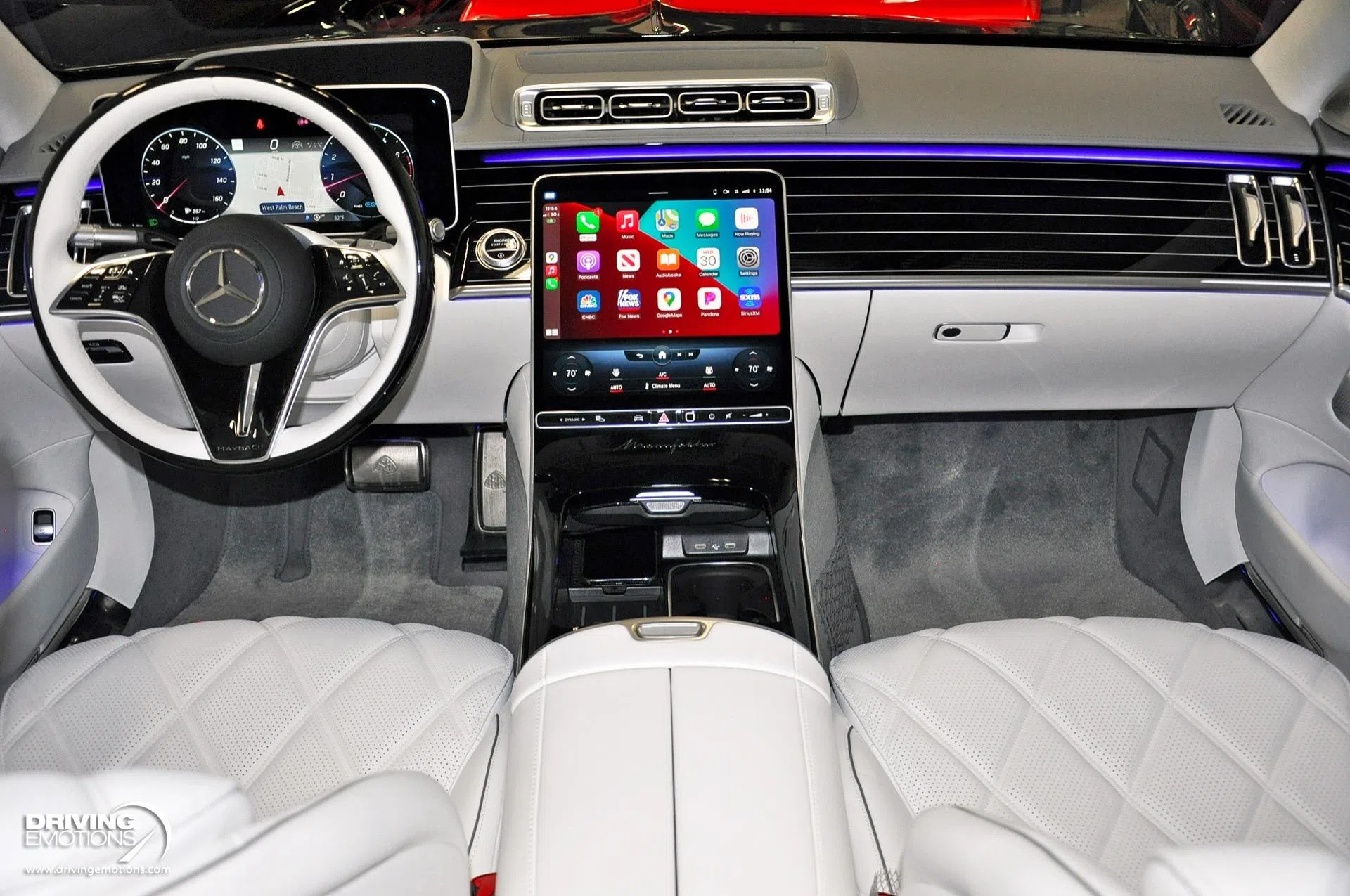 2022 Mercedes-Maybach S580 4MATIC interior, Crystal White/Silver Grey Pearl