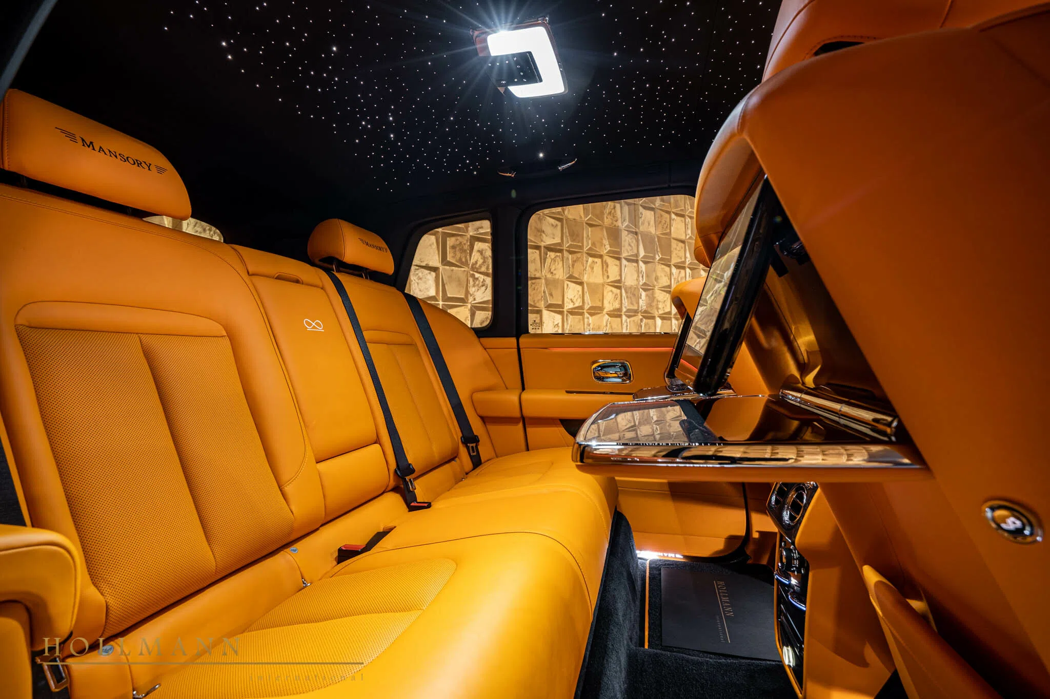 2022 Mansory Cullinan Black Badge interior, seats