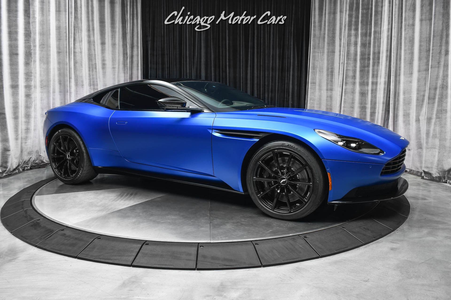 2020 Aston Martin DB11 AMR V12 Coupe, 17/19