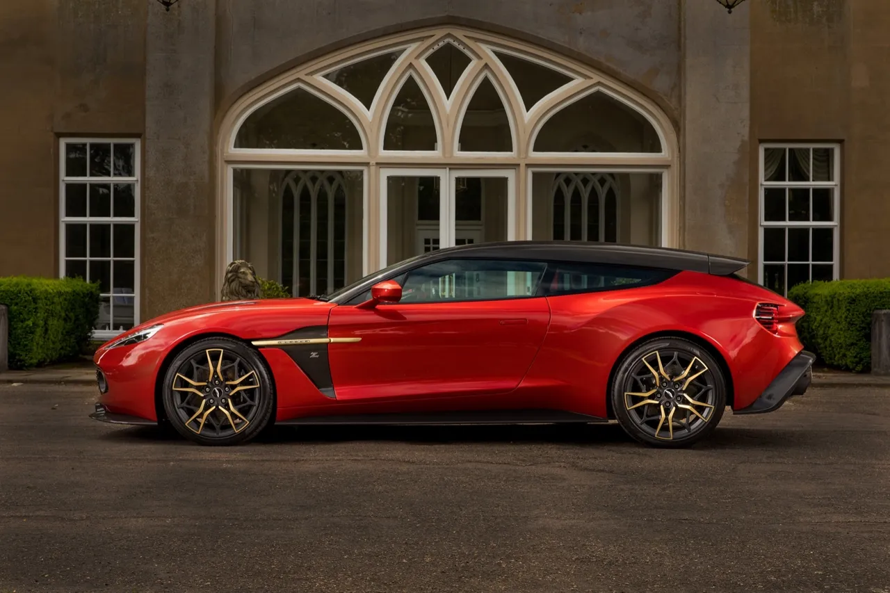 2019 Aston Martin Zagato Shooting Brake, 4/9