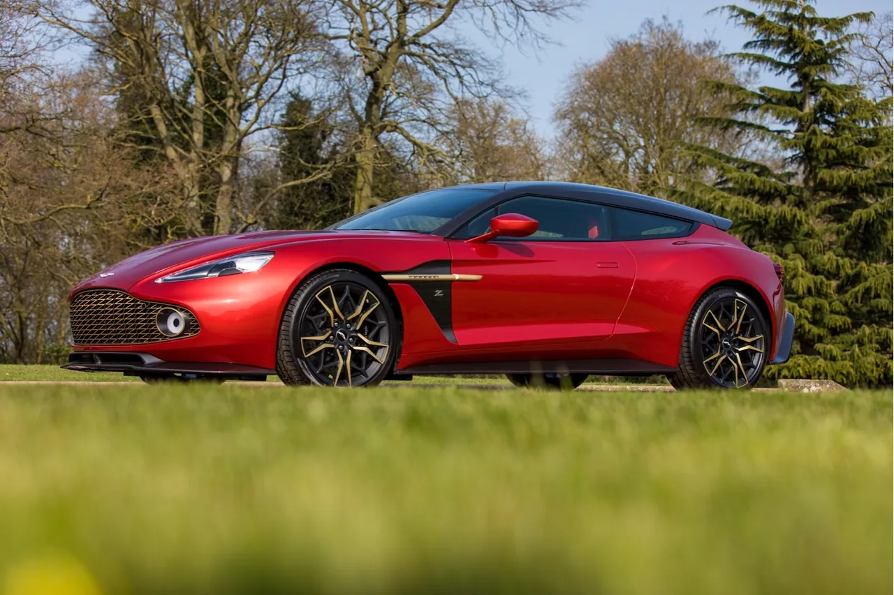 2019 Aston Martin Zagato Shooting Brake, 5/9