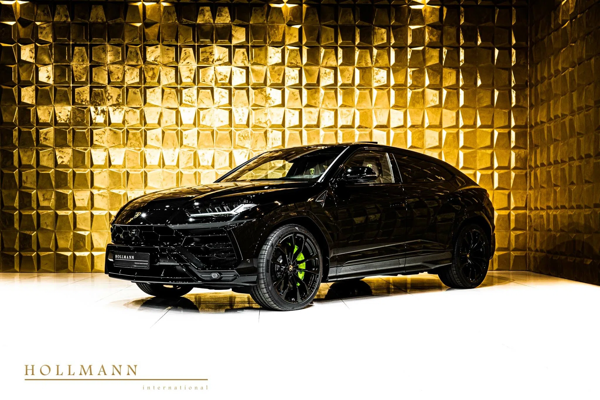 Lamborghini Urus for sale, exterior, Nero Helene