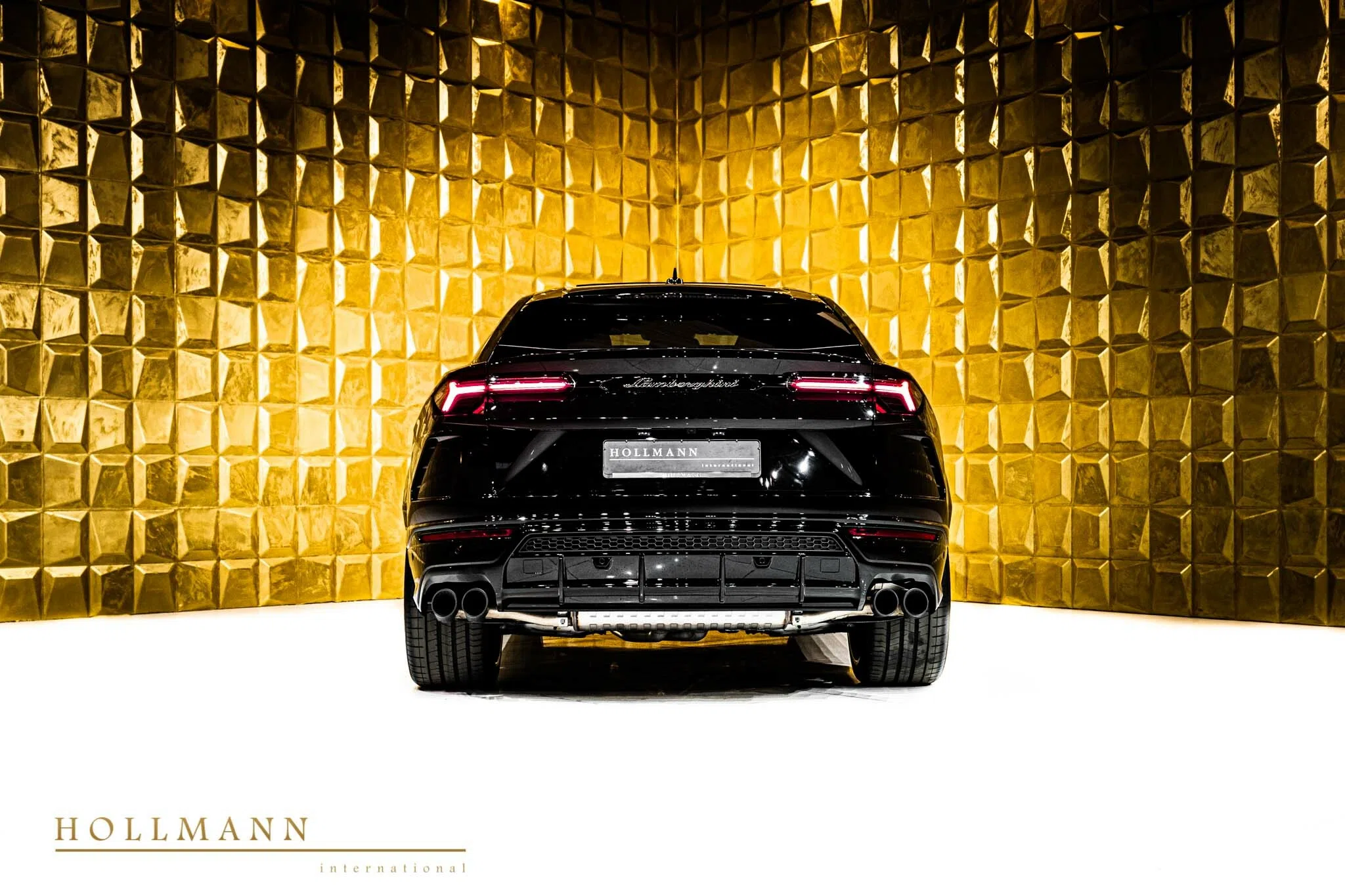 Lamborghini Urus for sale, exterior, Nero Helene