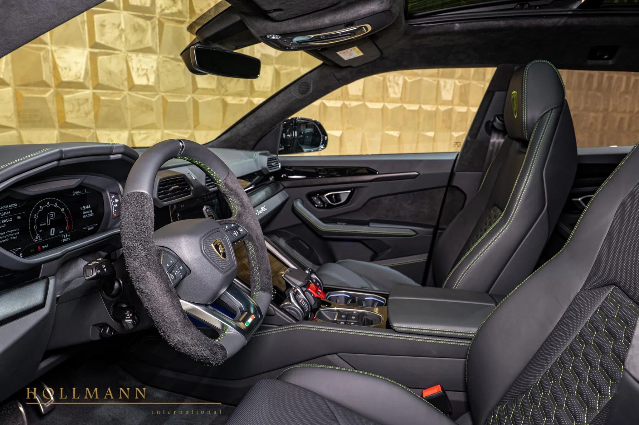 Lamborghini Urus interior, Q-Citura Leather Nero Ade
