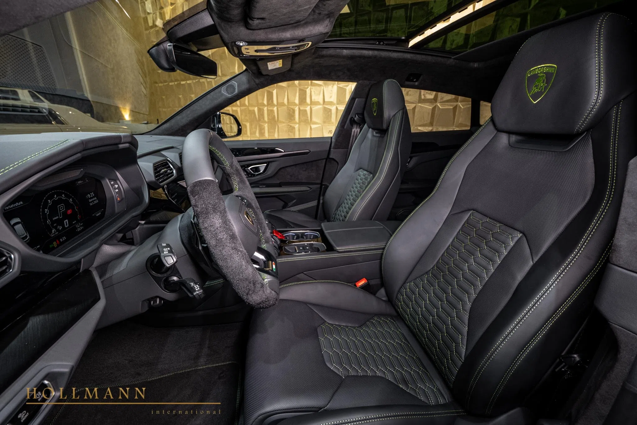 Lamborghini Urus interior, seats, Q-Citura Leather Nero Ade