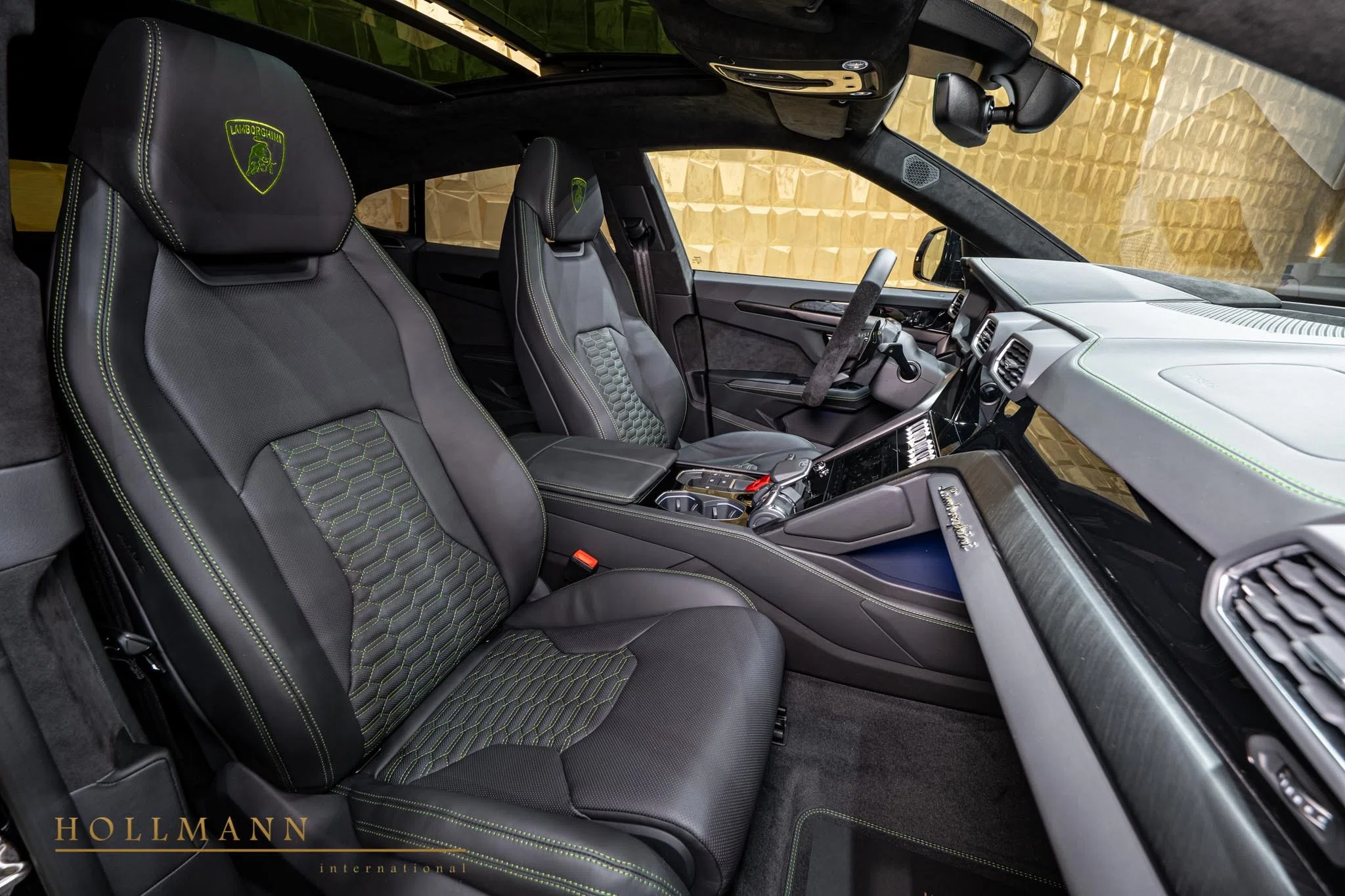 Lamborghini Urus interior, seats, Q-Citura Leather Nero Ade