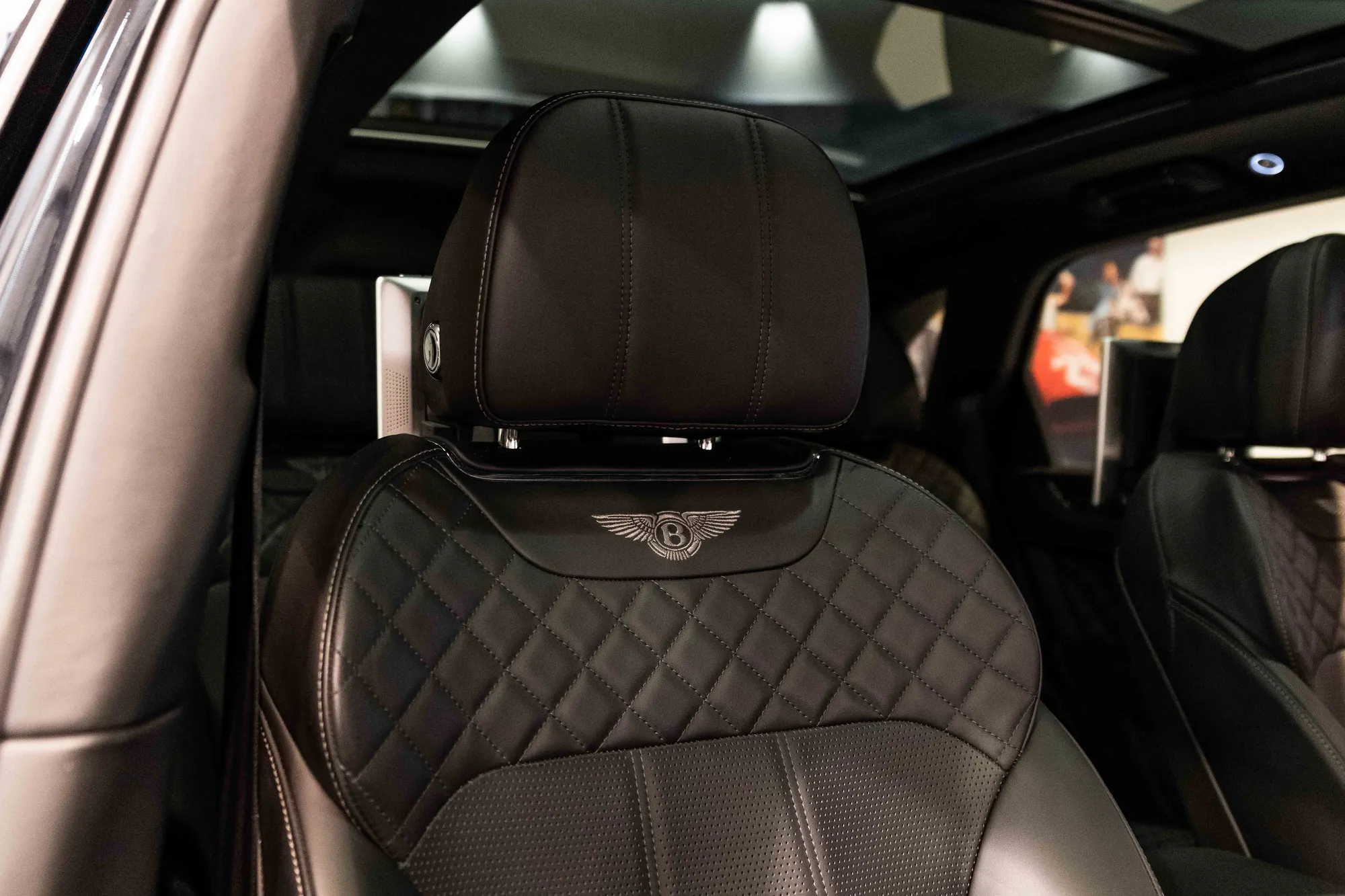 2016 BENTLEY BENTAYGA, 9/16