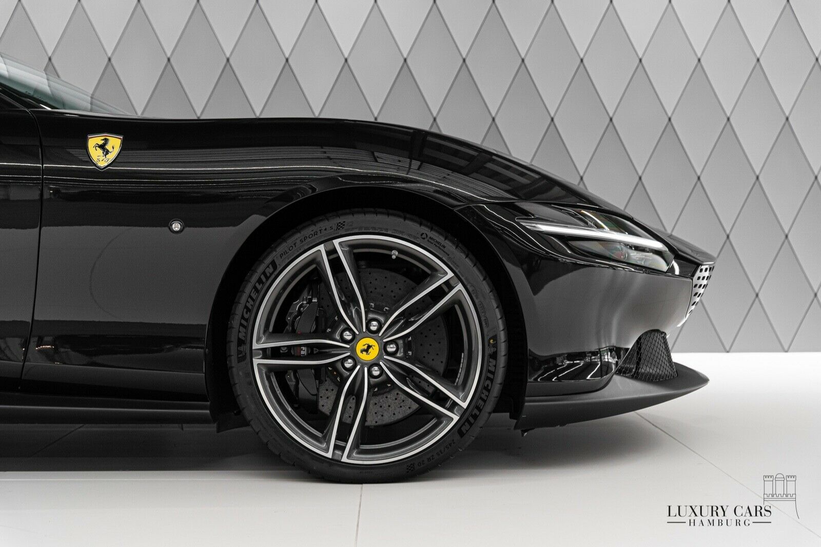2022 Ferrari Roma, 16/20