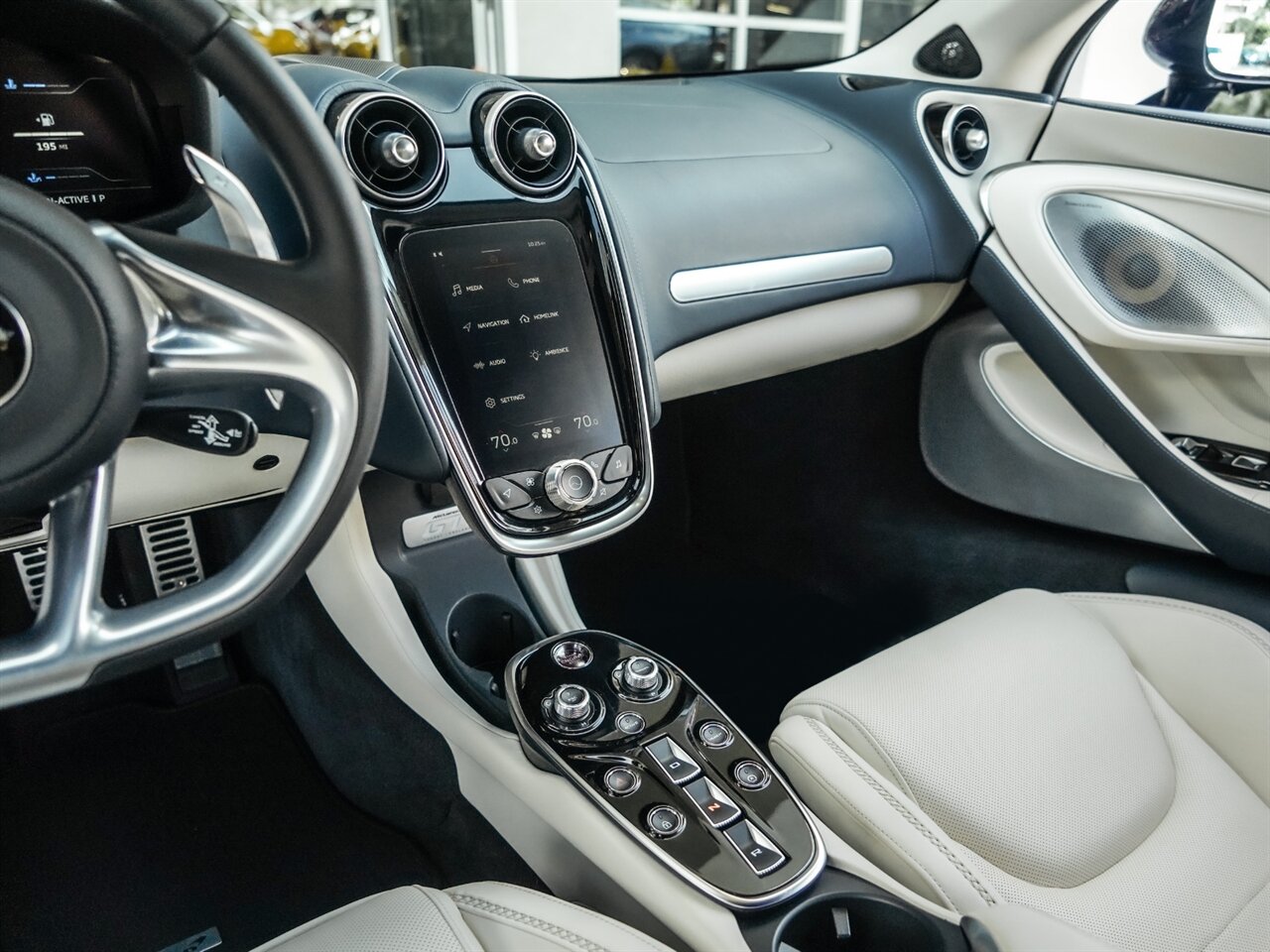 2020 McLaren GT, 10/20