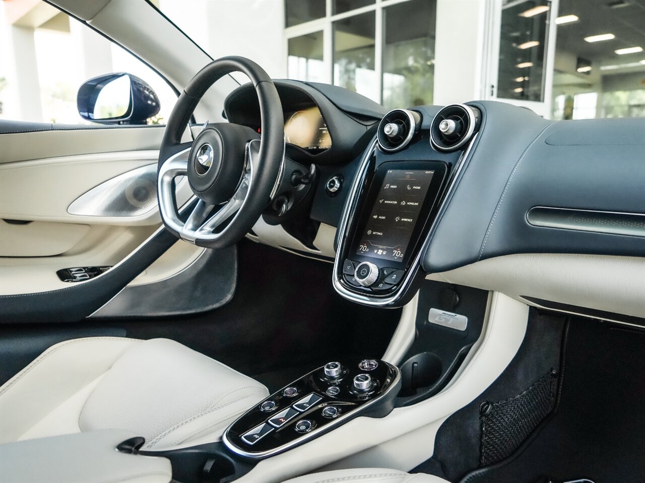 2020 McLaren GT, 18/20