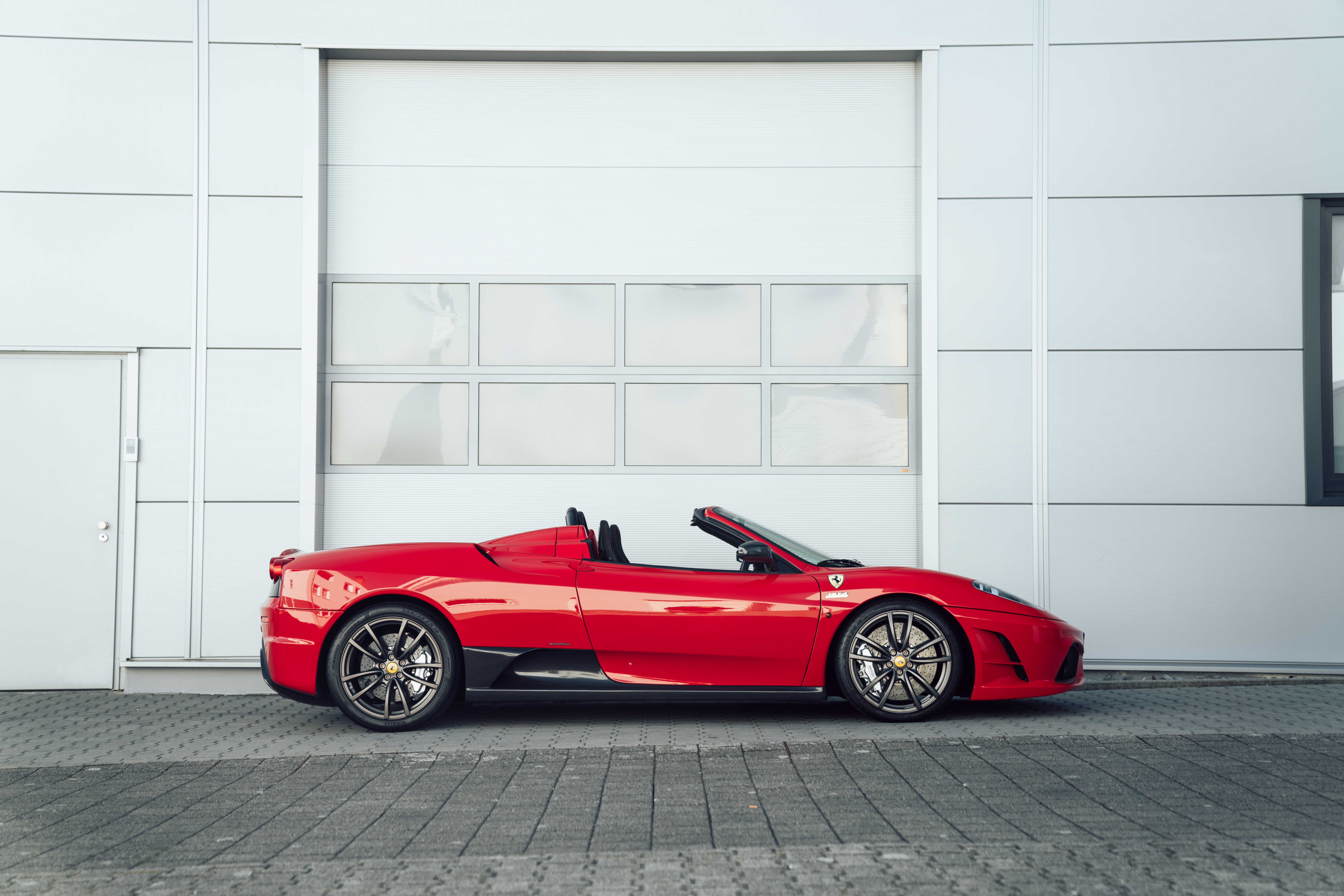 2009 Ferrari F430 Scuderia Spider 16M, 17/19