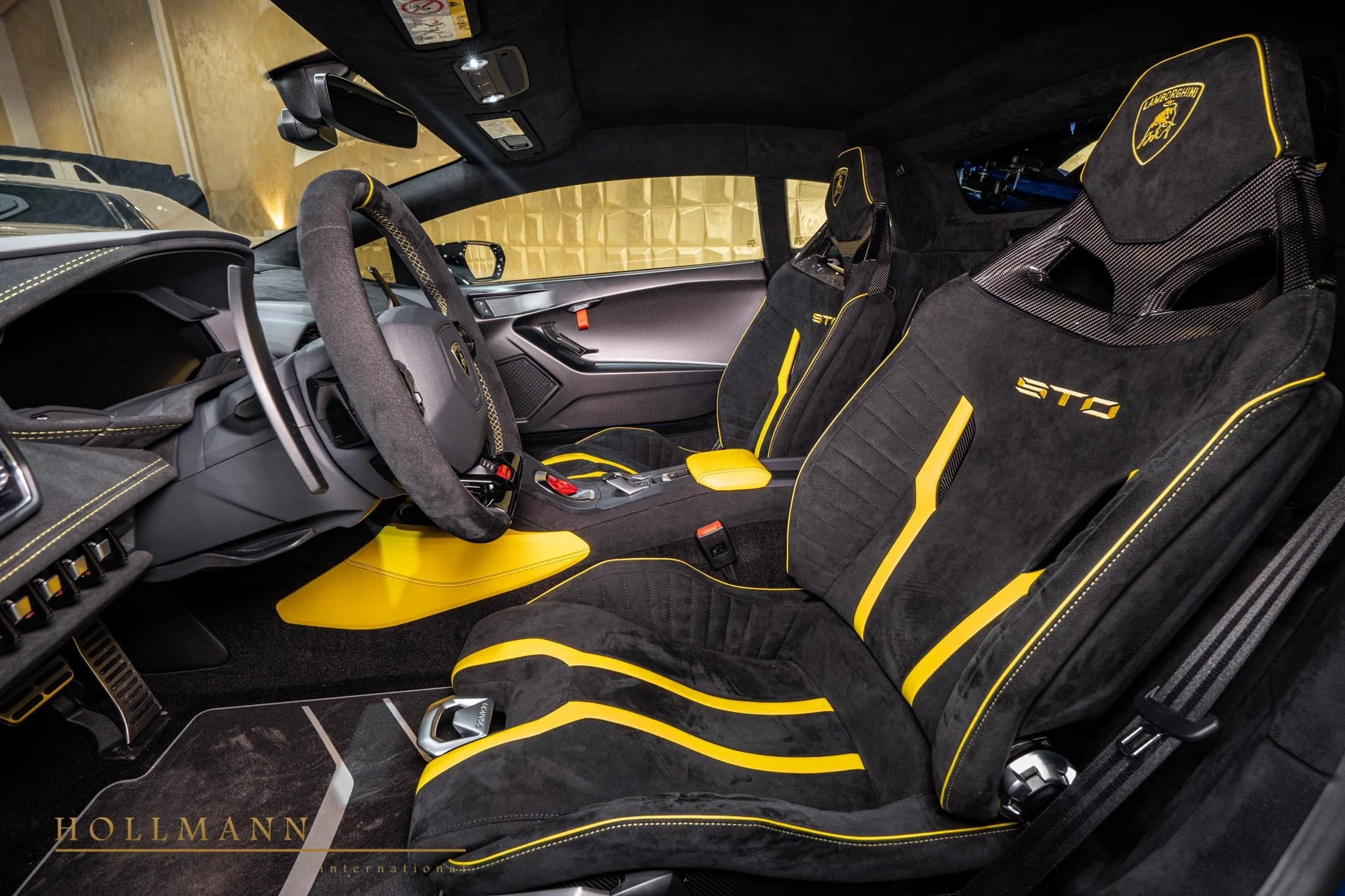 2022 Lamborghini Huracán STO interior, seats