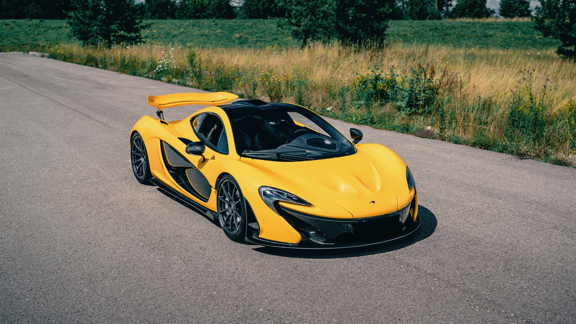2015 McLaren P1, 2/17