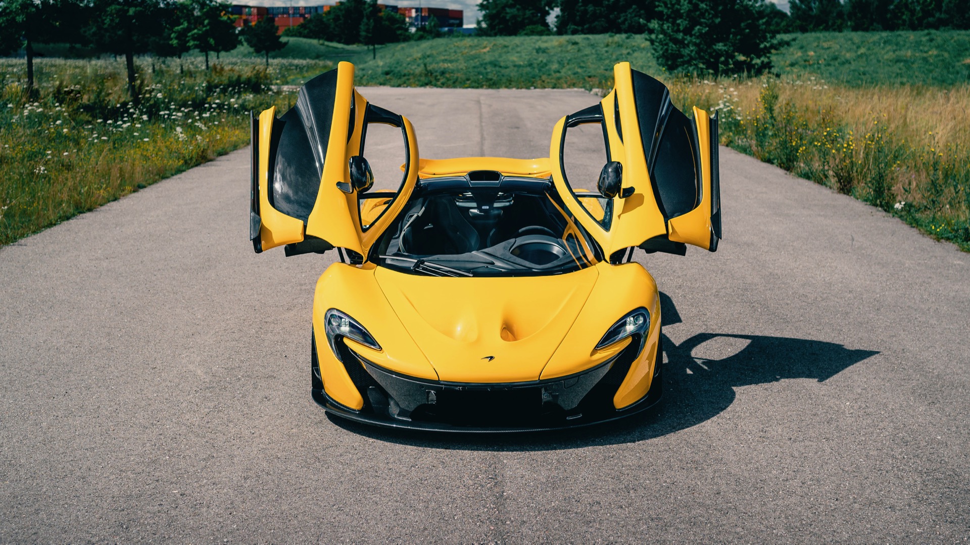 2015 McLaren P1, 4/17