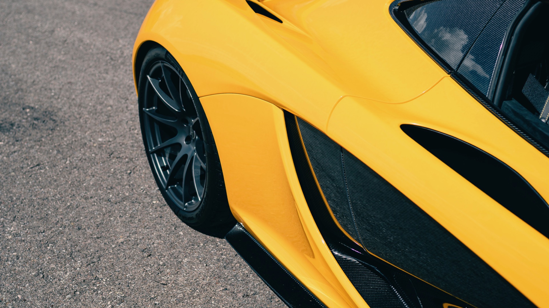 2015 McLaren P1, 8/17
