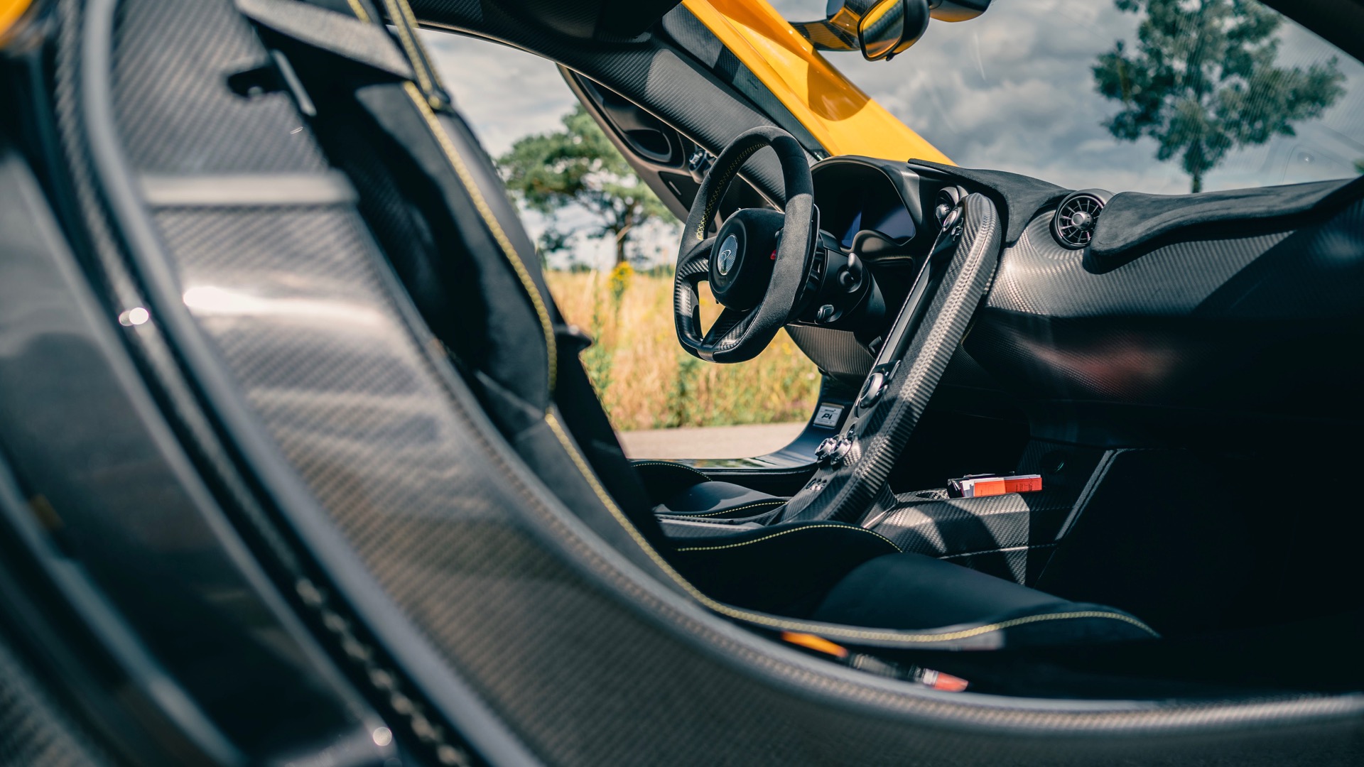 2015 McLaren P1, 14/17