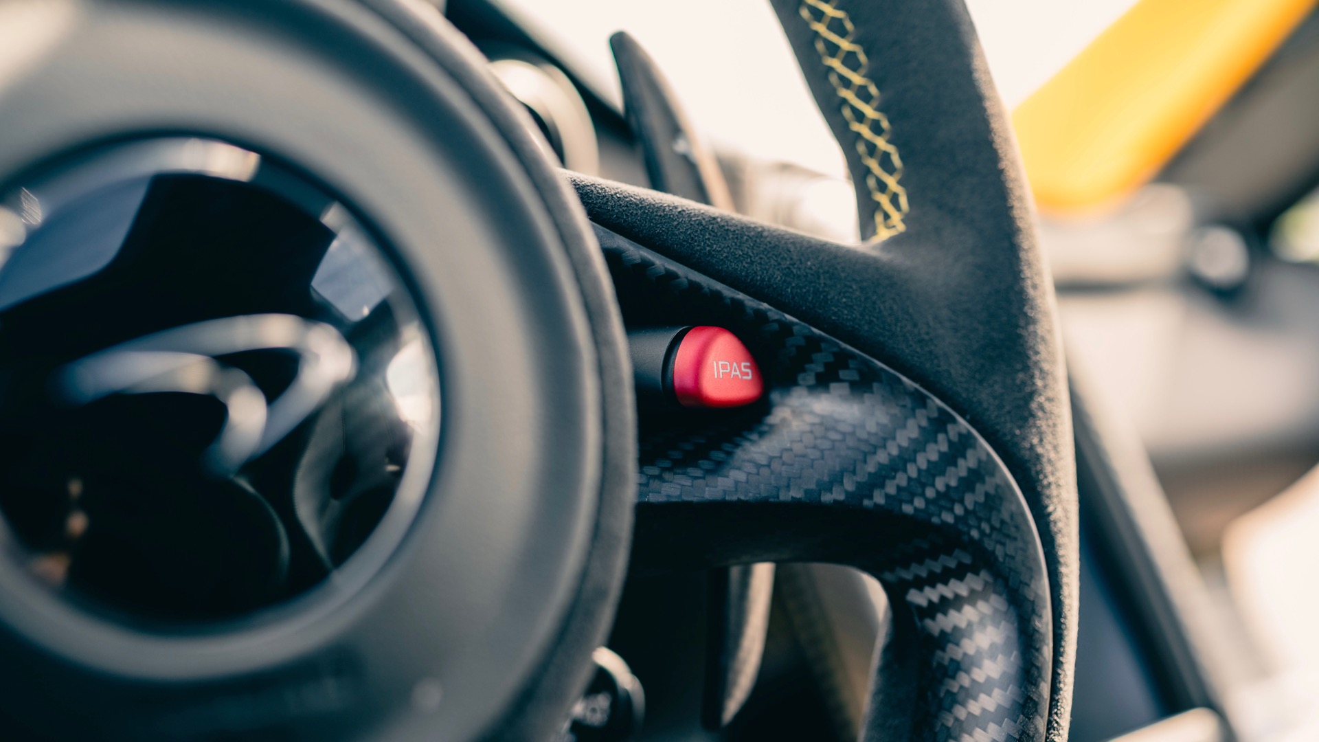 2015 McLaren P1, 16/17