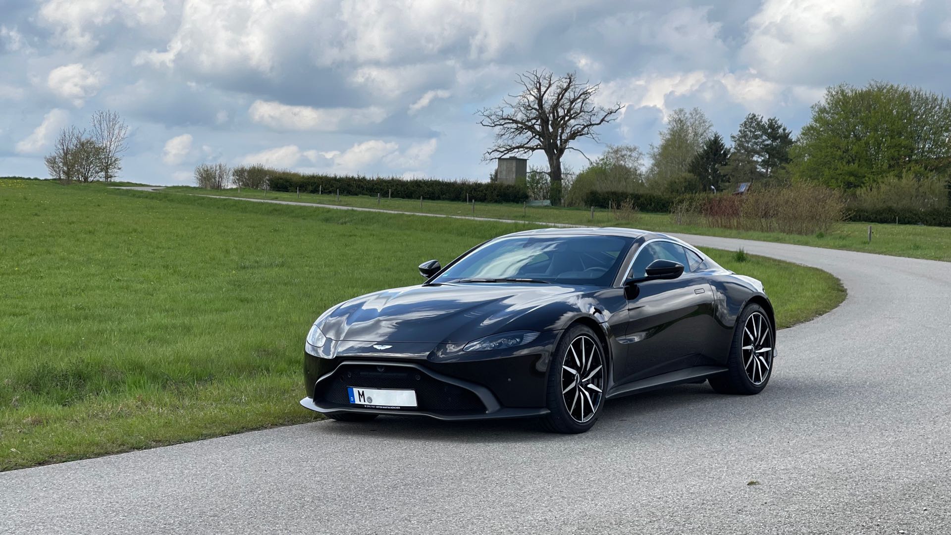 2019 Aston Martin V8 Vantage Coupe