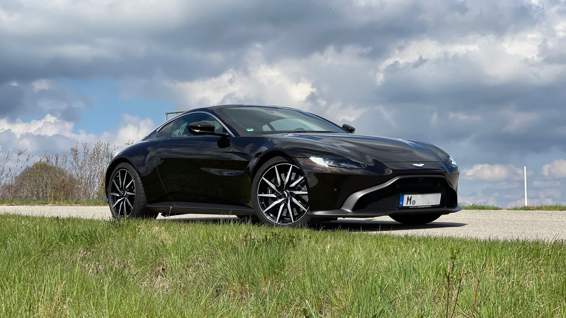 2019 Aston Martin V8 Vantage Coupe, 6/15