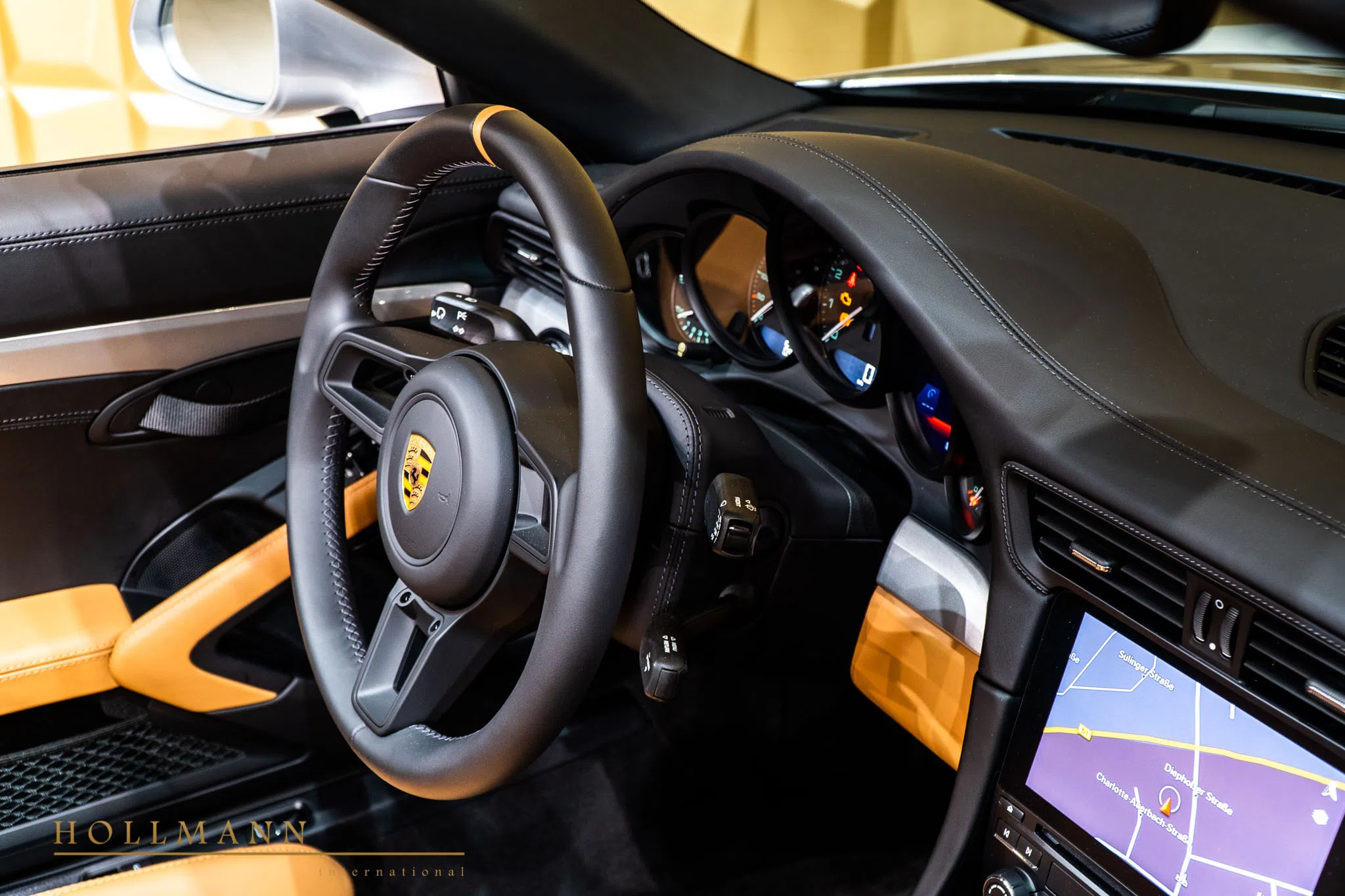 2022 Porsche 911 Speedster Heritage Design Edition interior, dashboard