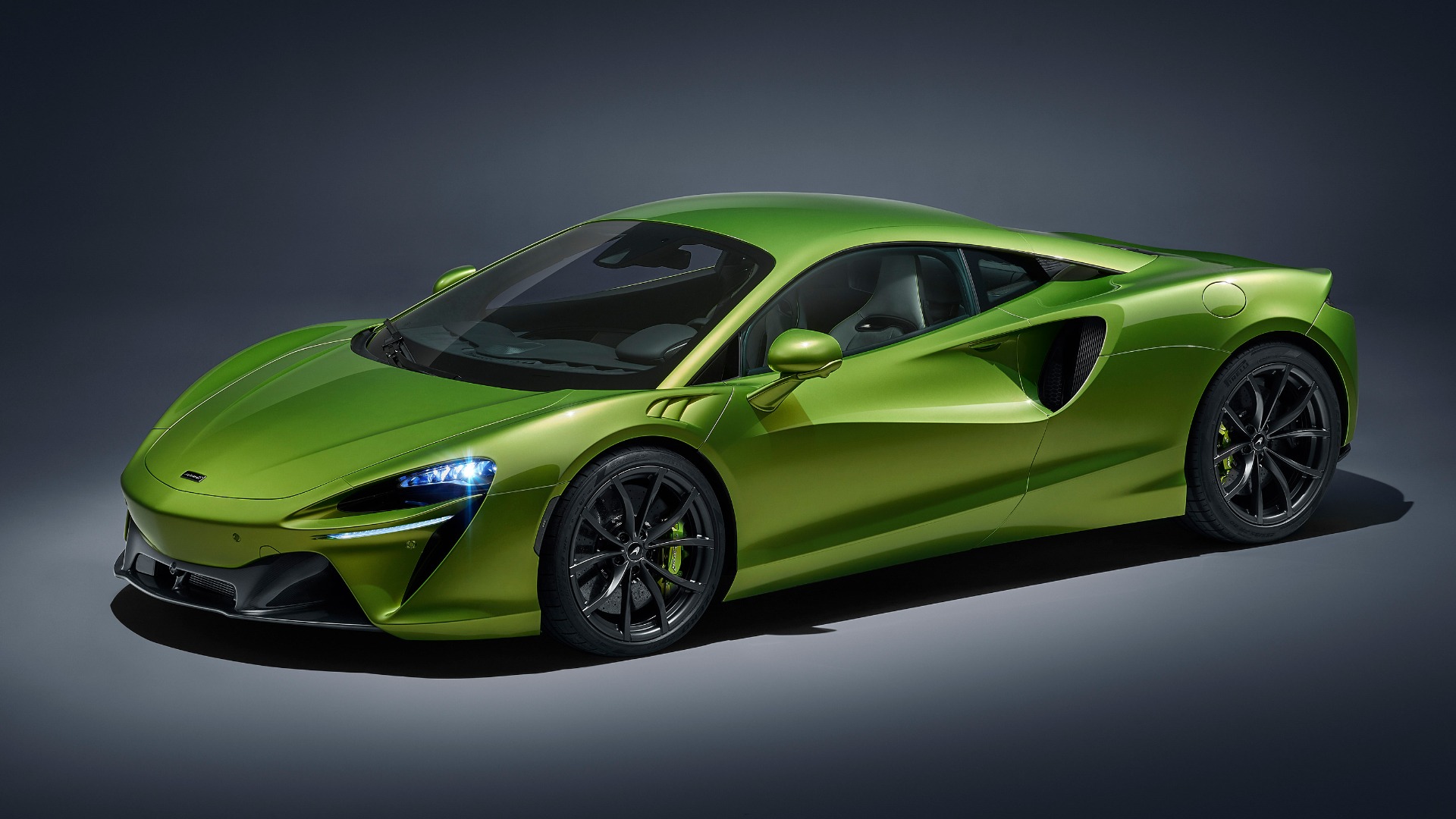 2022 McLaren Artura