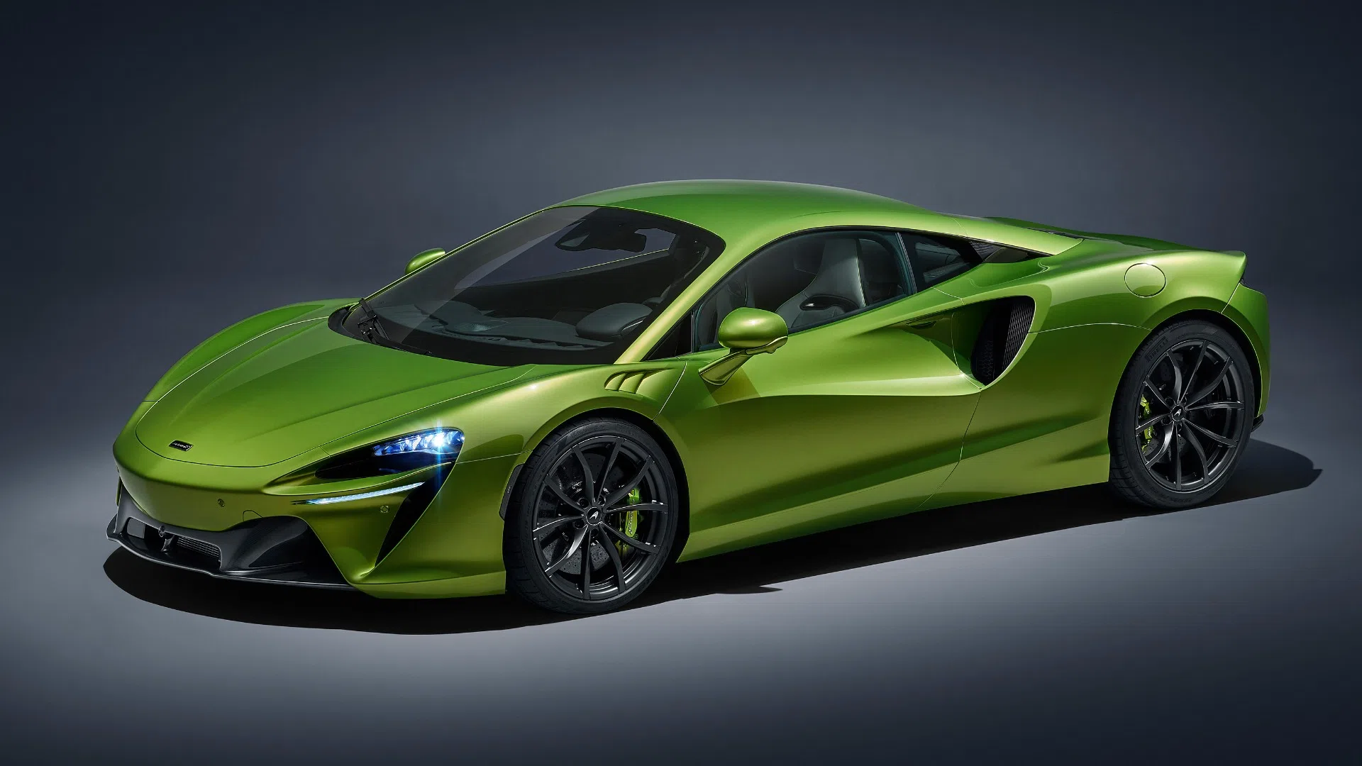 2022 McLaren Artura
